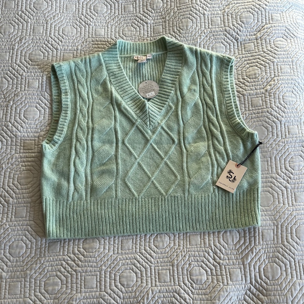 Sweater vest